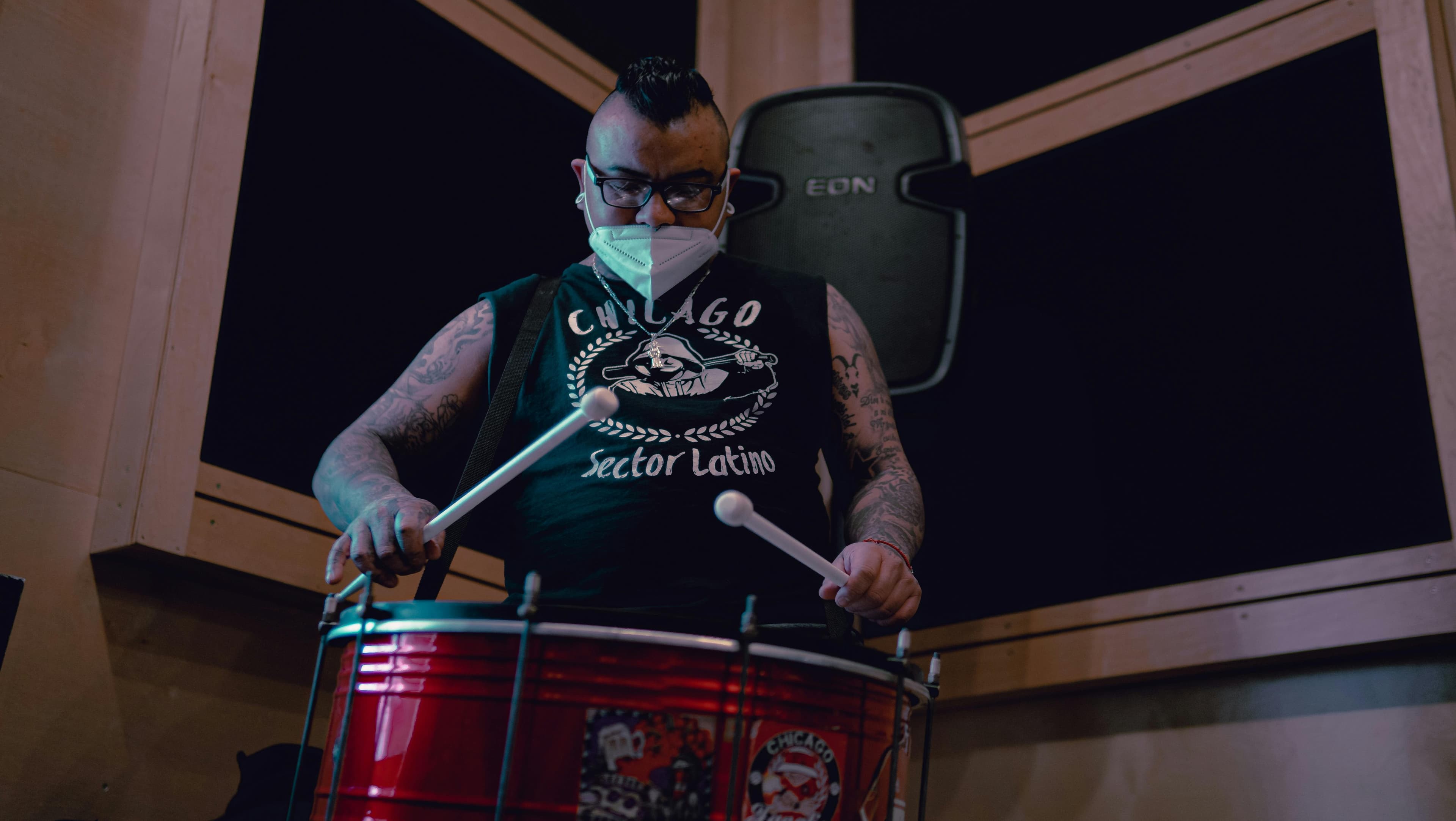 Calendar and healthy meal planning for women showing cycle-synced nutrition approach